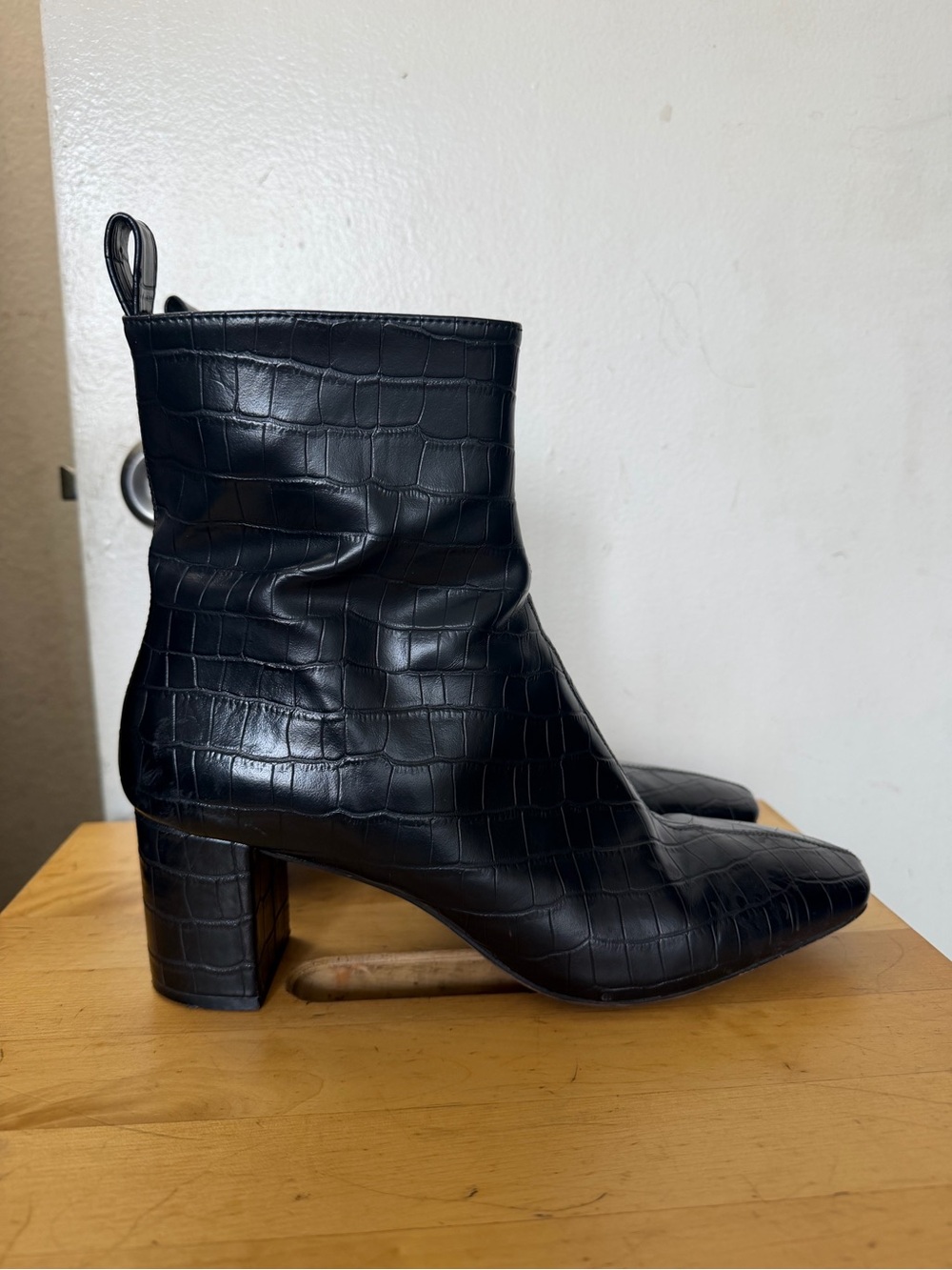 H&M Black Croc Embossed Ankle Boots Women’s 9.5 Block Heel Zip Booties